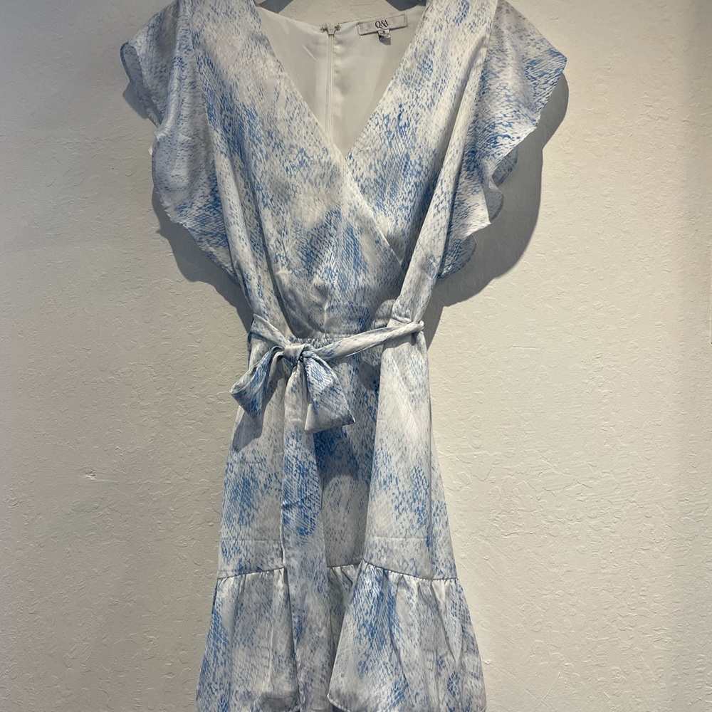 Summer shift V-neck dress polyester
